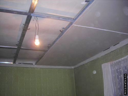 Применение гипсокартона на потолке
